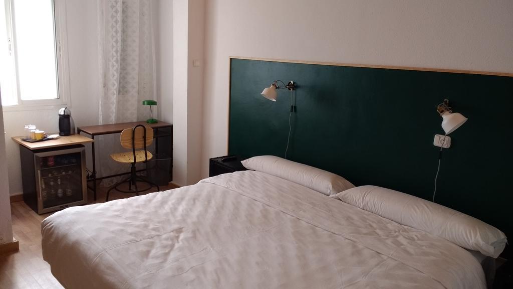 The Bridge Hotel Сарагоса Екстериор снимка